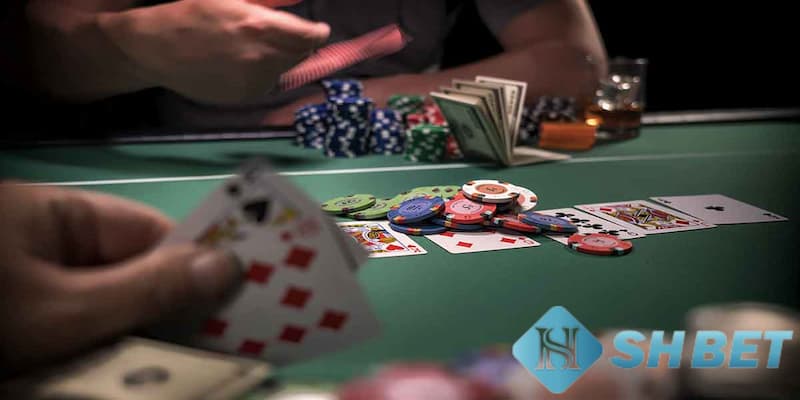 Bật mí mẹo đọc bài Poker trong vòng Flop